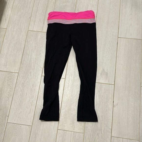 Lululemon 4 25” black/pink run inspire pants